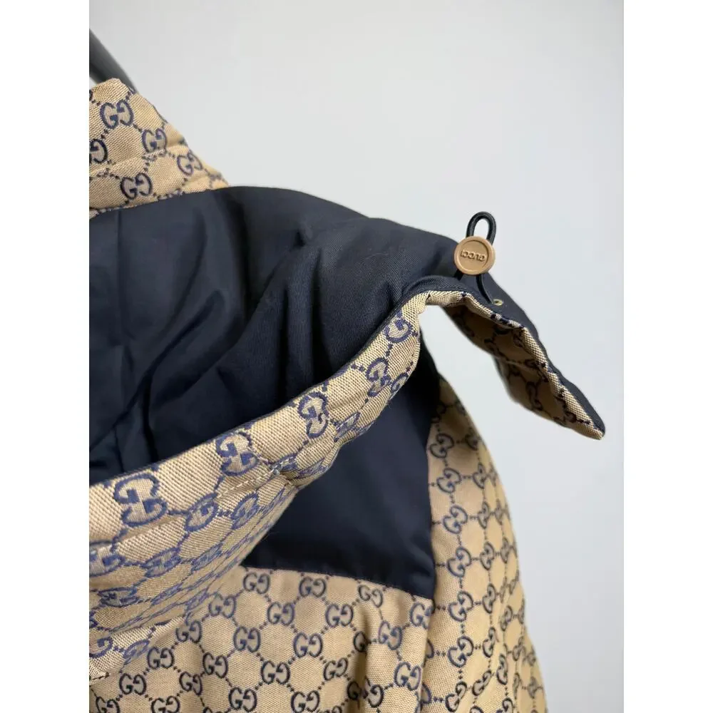 Gucci GG Monogram Down Jacket Navy Beige NWT Size 52 XL Hooded Puffer